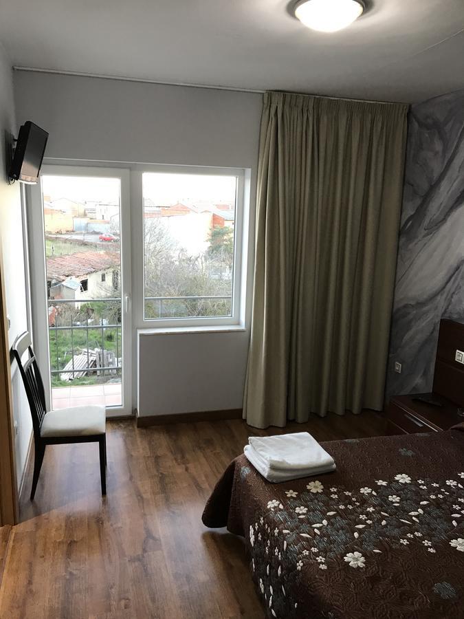 Hostal Juli San Justo de la Vega Exterior foto